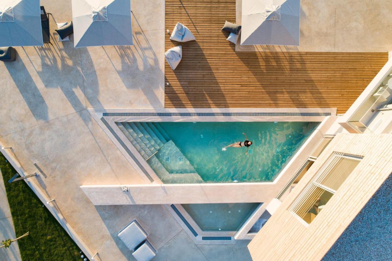 Your Private Retreat By The Beach, With Heated Pool, By Thinkvilla Petres  외부 사진
